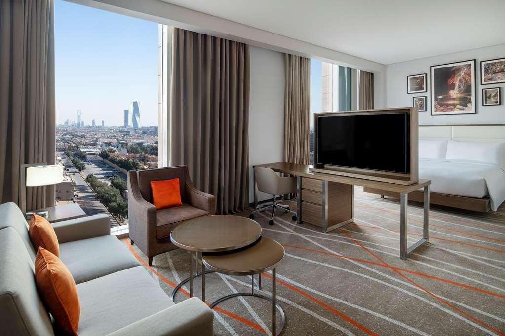 Doubletree Suites By Hilton - Riyadh Financial District Room photo