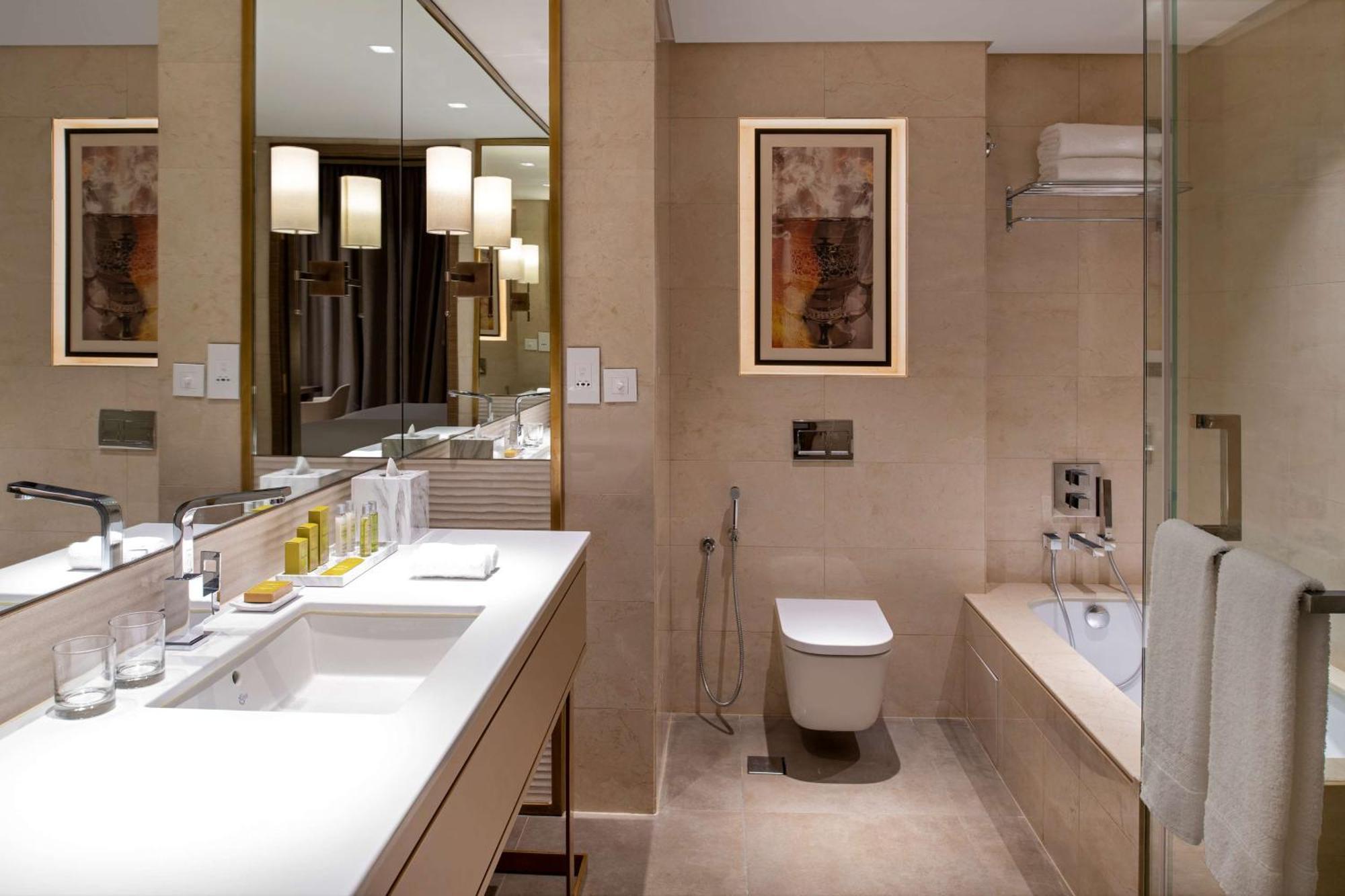 Doubletree Suites By Hilton - Riyadh Financial District Exterior photo