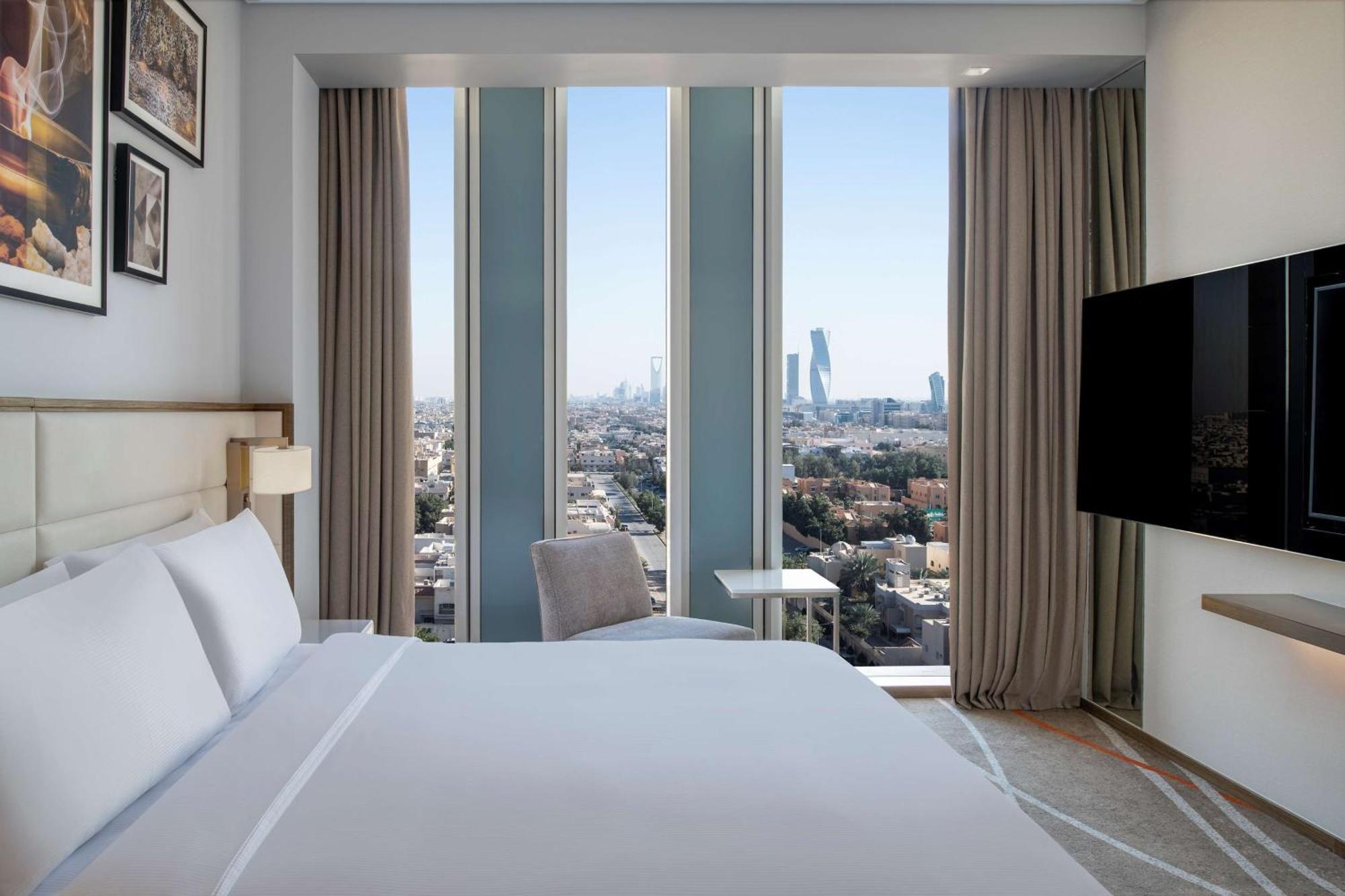 Doubletree Suites By Hilton - Riyadh Financial District Exterior photo