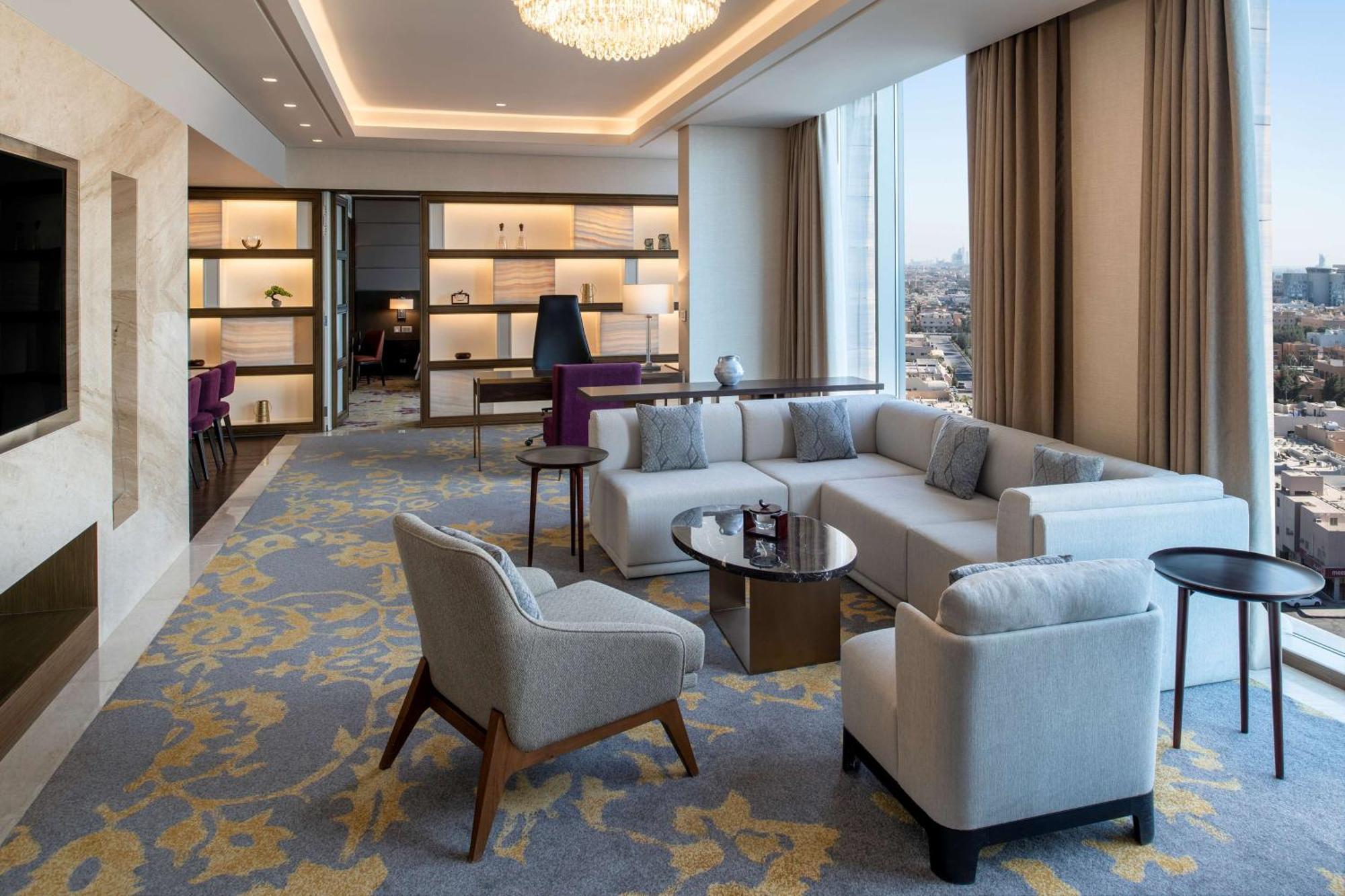 Doubletree Suites By Hilton - Riyadh Financial District Exterior photo
